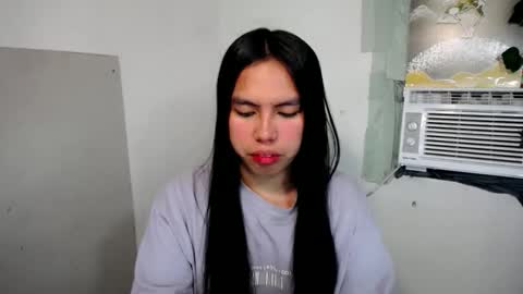 sweet_kyline69 online show from 10/13/25, 04:34