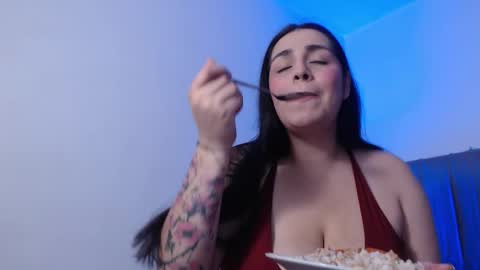 Snapshot of sweet_leah33 chatting on 12/03/25, 01:24 Leah online show from 12/03/25, 01:24