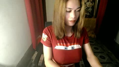 Snapshot of sweet_like_angel143 chatting on 06/19/26, 11:19 angie online show from 06/19/26, 11:19