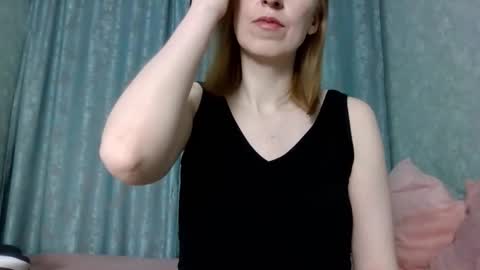 sweet_lilbunny online show from 02/23/26, 05:21