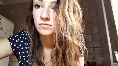 Snapshot of sweet_lilgirl_x chatting on 02/09/25, 08:22 Anna online show from 02/09/25, 08:22