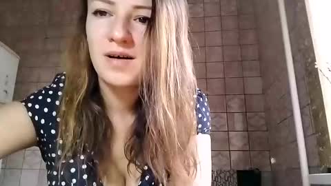 Snapshot of sweet_lilgirl_x chatting on 02/22/25, 06:28 Anna online show from 02/22/25, 06:28