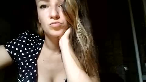 Snapshot of sweet_lilgirl_x chatting on 03/11/25, 06:30 Anna online show from 03/11/25, 06:30