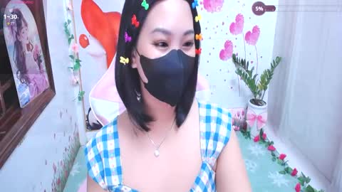 Lily online show from 09/18/25, 05:48