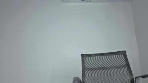 Snapshot of sweet_litle chatting on 05/28/26, 03:37 sweet_litle online show from 05/28/26, 03:37