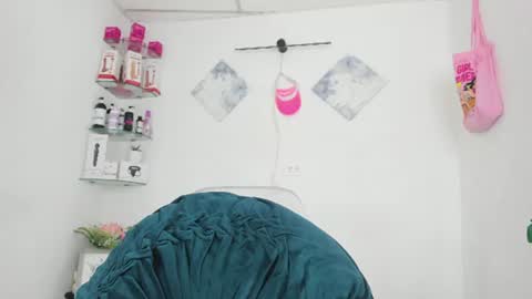 Snapshot of sweet_litle chatting on 07/02/26, 03:23 sweet_litle online show from 07/02/26, 03:23