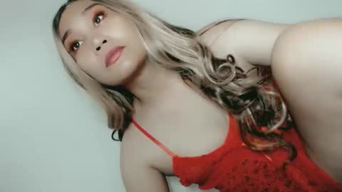 Snapshot of sweet_lover5 chatting on 04/28/26, 04:39 SWEET LOVE online show from 04/28/26, 04:39