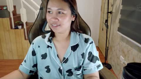 Snapshot of sweet_marie07 chatting on 09/21/25, 08:21 cheeky Bum07 online show from 09/21/25, 08:21