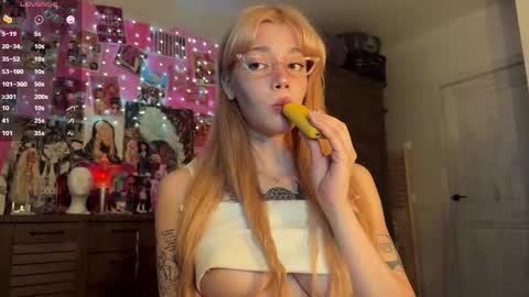 Melissa. Join me on Fansly link in social medias online show from 09/16/25, 06:14