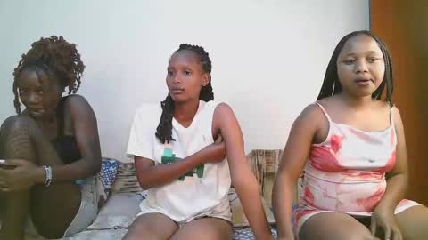 Linda online show from 11/03/25, 05:03