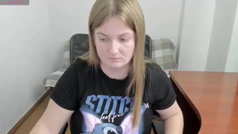 Mila online show from 10/04/25, 04:27