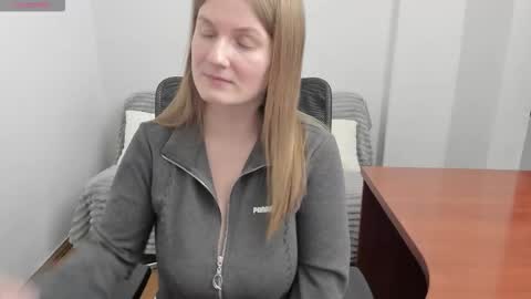 Mila online show from 03/06/26, 06:37