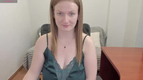 Snapshot of sweet_melody_of_ur_heart chatting on 04/25/26, 06:27 Mila online show from 04/25/26, 06:27