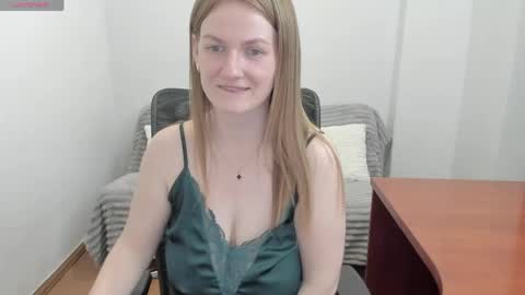 Snapshot of sweet_melody_of_ur_heart chatting on 05/05/26, 06:16 Mila online show from 05/05/26, 06:16