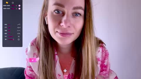 Mia online show from 03/09/25, 10:30