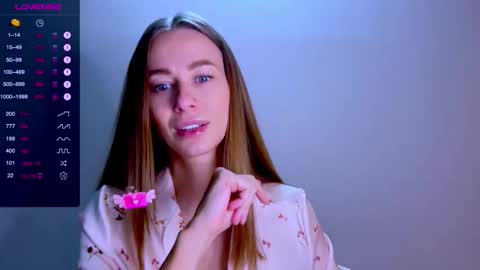 Mia online show from 09/27/25, 10:42