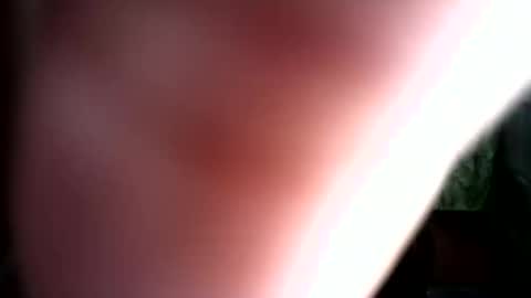 Snapshot of sweet_milkshake2004 chatting on 10/17/25, 01:20 sweet_milkshake2004 online show from 10/17/25, 01:20