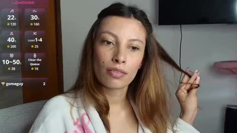 sweet_moon_v_ online show from 04/17/26, 06:00