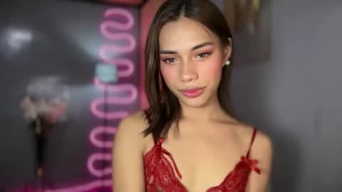 sweet_nikki03 online show from 05/17/26, 08:12