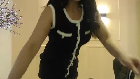 Snapshot of sweet_of_venus chatting on 02/03/25, 09:18 My name is Catalina. Please say hello I like to chat with you. If you have requests please use tip online show from 02/03/25, 09:18