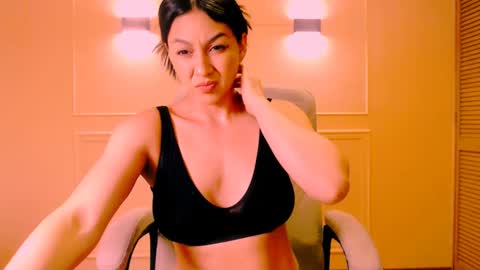 Snapshot of sweet_of_venus chatting on 10/14/25, 03:18 My name is Catalina. Please say hello I like to chat with you. If you have requests please use tip online show from 10/14/25, 03:18