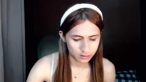 sweet_paprikaxx online show from 08/04/26, 07:05