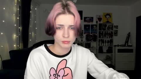 Snapshot of sweet_peach__ chatting on 02/02/26, 03:00 kira online show from 02/02/26, 03:00