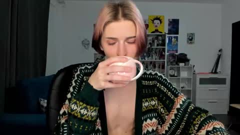 Snapshot of sweet_peach__ chatting on 03/05/26, 05:53 kira online show from 03/05/26, 05:53