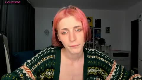 kira online show from 03/26/26, 08:36