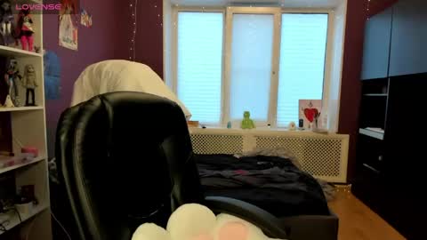 Snapshot of sweet_peach__ chatting on 05/09/26, 06:02 kira online show from 05/09/26, 06:02