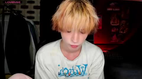Snapshot of sweet_peach__ chatting on 06/30/26, 06:53 kira online show from 06/30/26, 06:53