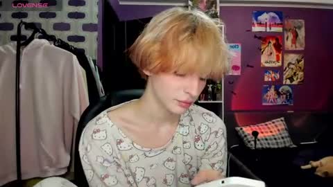 Snapshot of sweet_peach__ chatting on 07/06/26, 06:43 kira online show from 07/06/26, 06:43