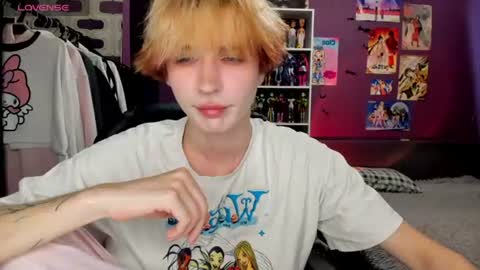 Snapshot of sweet_peach__ chatting on 07/09/26, 05:50 kira online show from 07/09/26, 05:50