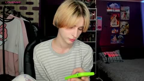 Snapshot of sweet_peach__ chatting on 08/01/26, 03:00 kira online show from 08/01/26, 03:00