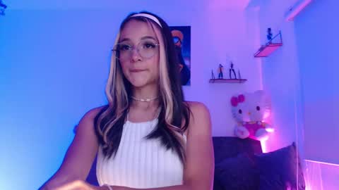 Snapshot of sweet_penny_ chatting on 11/12/25, 09:58 Penny online show from 11/12/25, 09:58