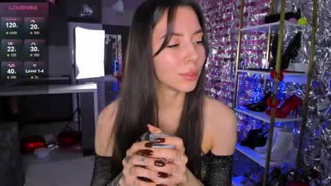 Ashley online show from 02/15/26, 07:43