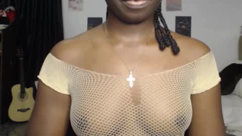 Snapshot of sweet_puna chatting on 11/15/25, 07:10 Nancy online show from 11/15/25, 07:10