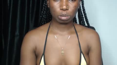 Snapshot of sweet_puna chatting on 12/15/25, 06:01 Nancy online show from 12/15/25, 06:01