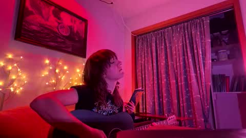 Ramona online show from 12/19/25, 03:02