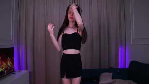 Snapshot of sweet_reverie chatting on 03/09/25, 07:15 Vanessa online show from 03/09/25, 07:15