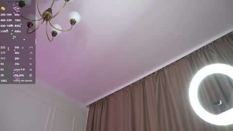 Snapshot of sweet_reverie chatting on 05/25/26, 09:37 Vanessa online show from 05/25/26, 09:37