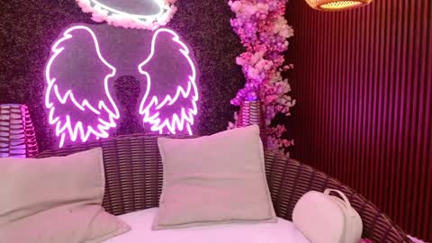 Roxanee online show from 04/06/26, 08:54