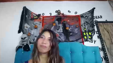 Adriana online show from 10/17/25, 04:09