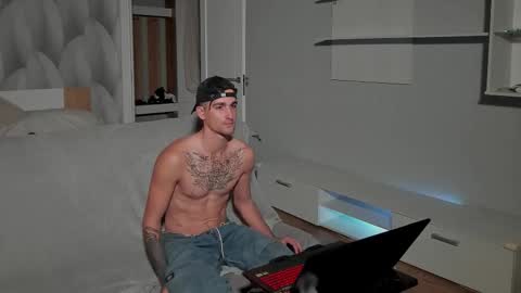 sweet_smith8 online show from 10/13/25, 02:39