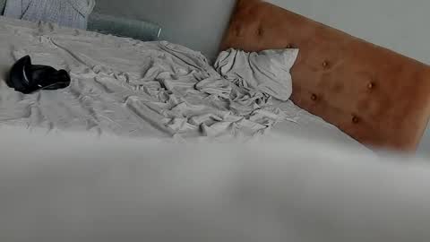 Snapshot of sweet_smith8 chatting on 05/13/26, 02:42 sweet_smith8 online show from 05/13/26, 02:42