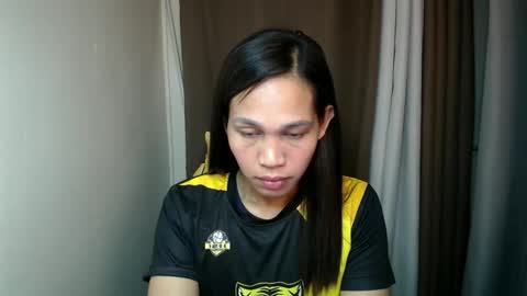Snapshot of sweet_squirtxxxx chatting on 05/05/26, 10:18 HI IM MONA AND IM YOUR NEXT WIFE online show from 05/05/26, 10:18