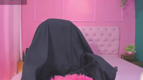 Yeileen online show from 01/14/26, 06:57