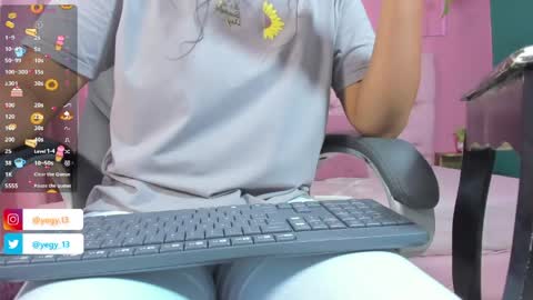 Snapshot of sweet_starxx chatting on 06/05/26, 08:36 Yeileen online show from 06/05/26, 08:36