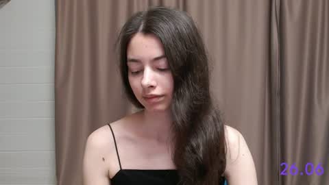 Snapshot of sweet_sweet_angel chatting on 06/26/26, 01:48 Angel online show from 06/26/26, 01:48