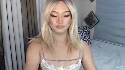 Snapshot of sweet_tenshi chatting on 03/03/25, 08:05 tenshi online show from 03/03/25, 08:05